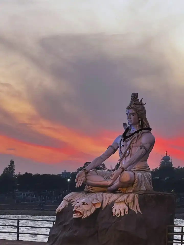 rishikesh shiva statue